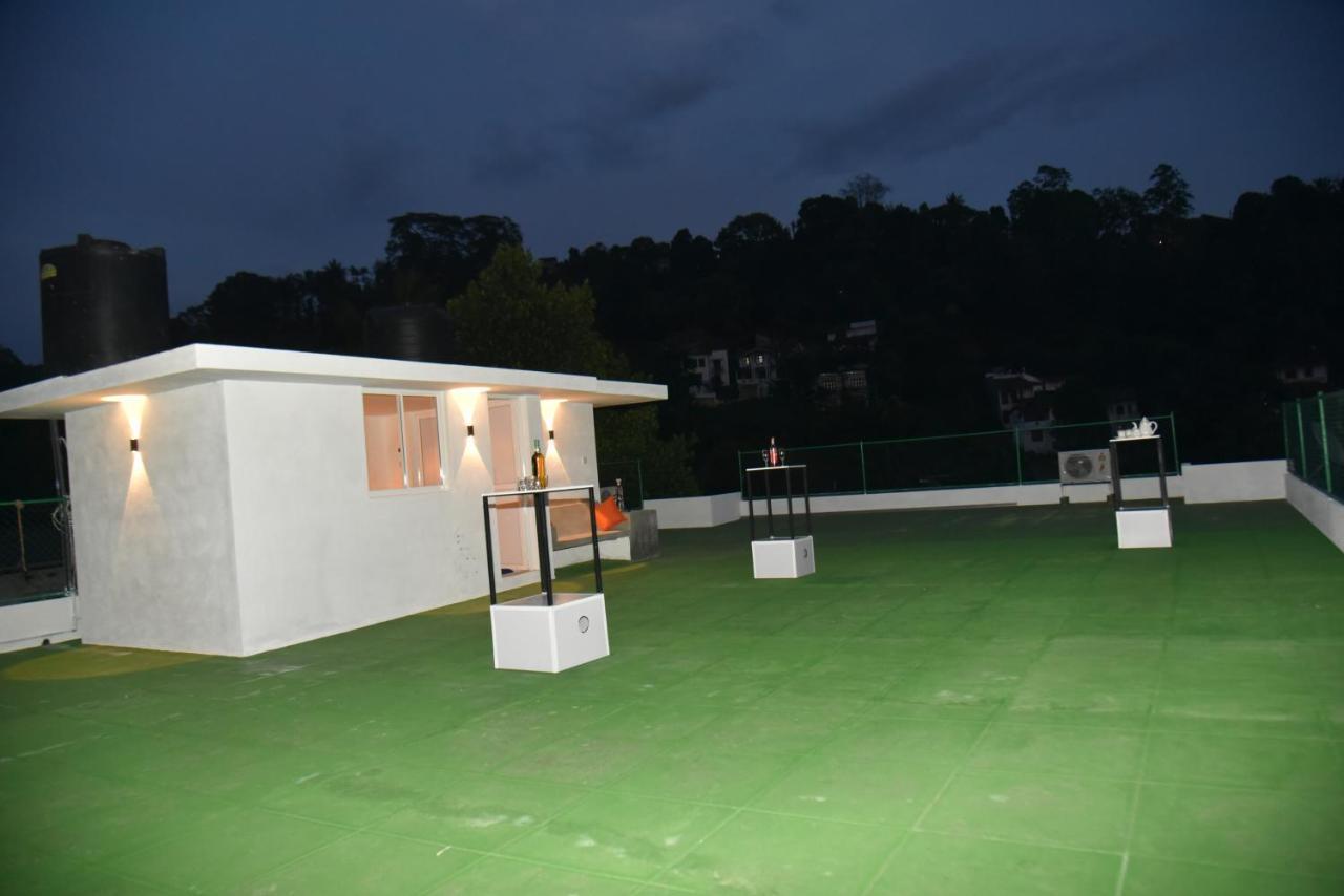 Everdew Kandy Buitenkant foto